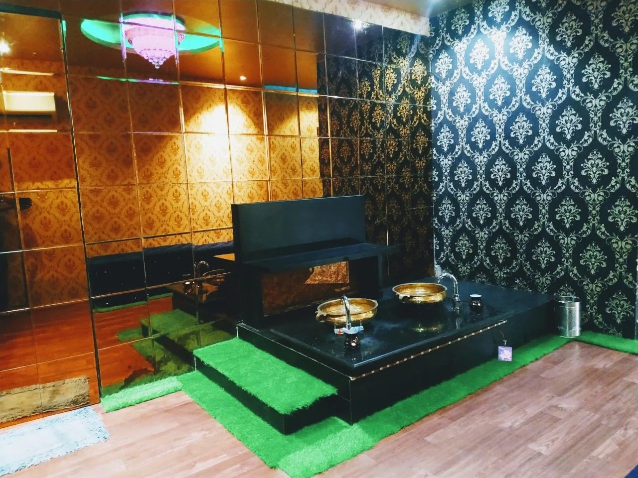 Premium Body Massage Therapy Room