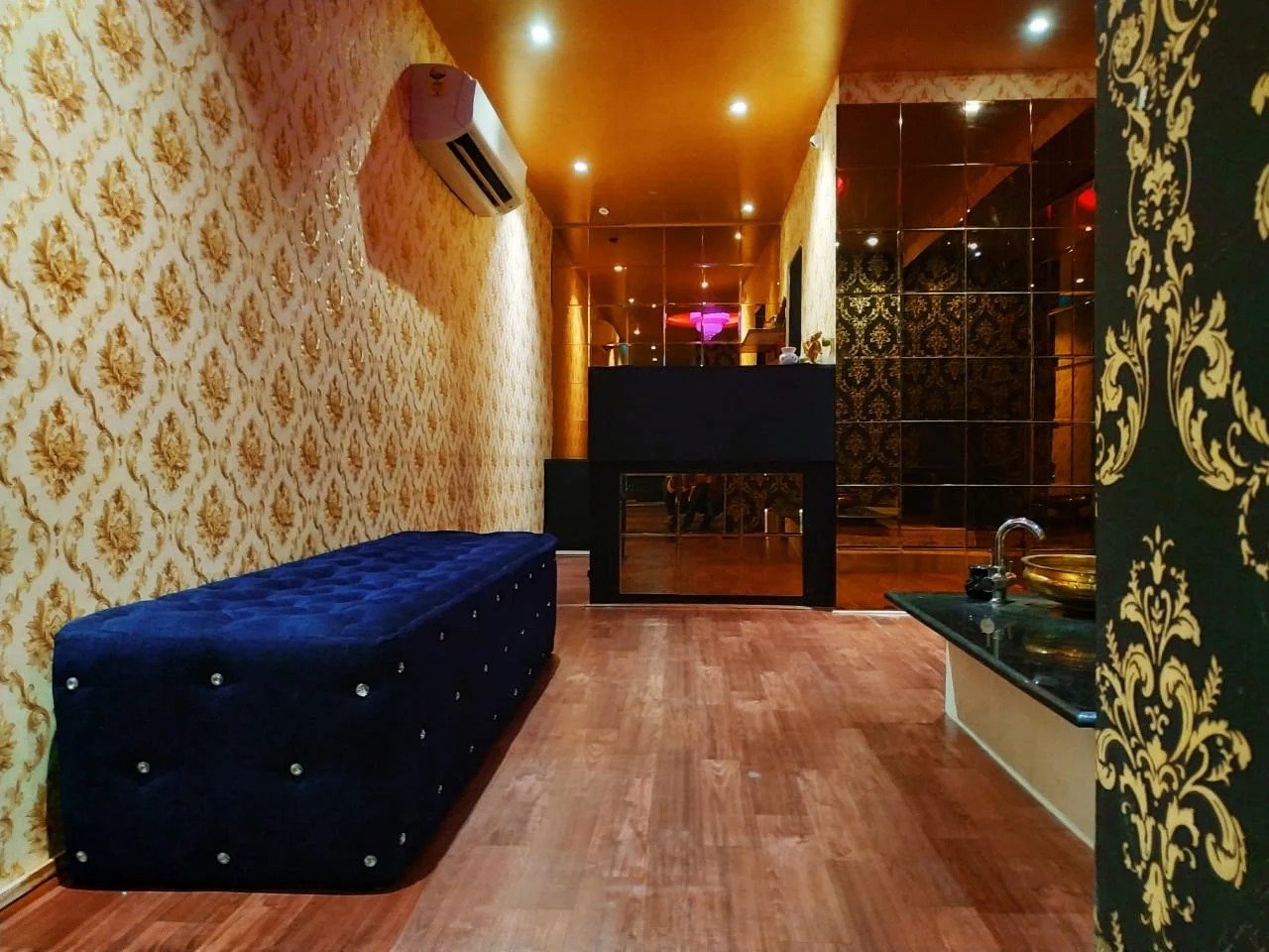 Couple Spa Room in Hyderabad